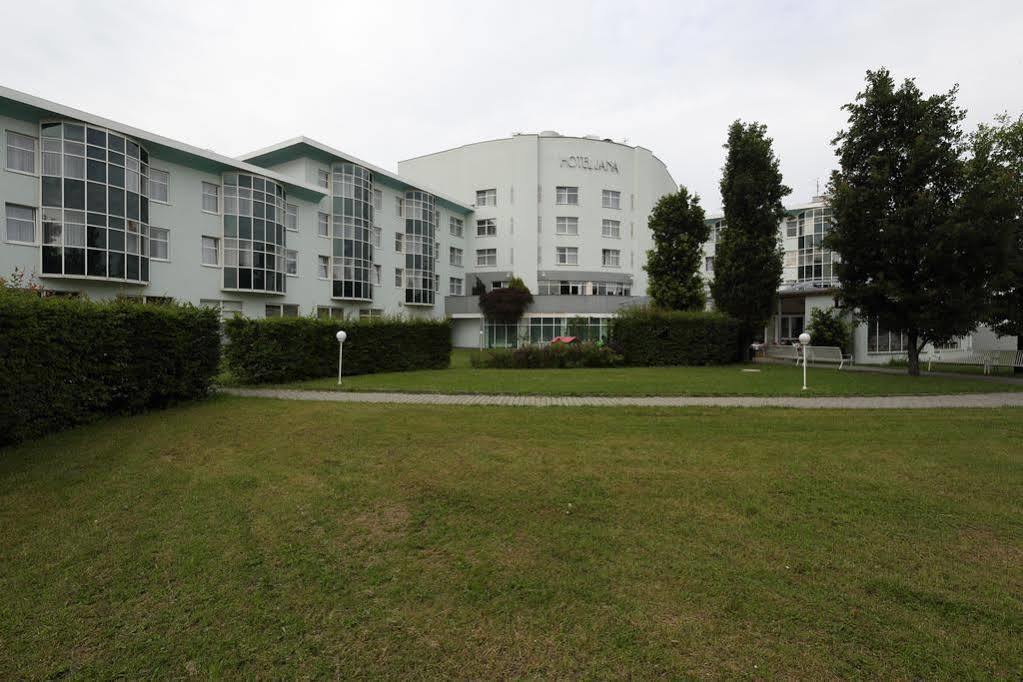 Hotel Jana Пршеров Екстер'єр фото